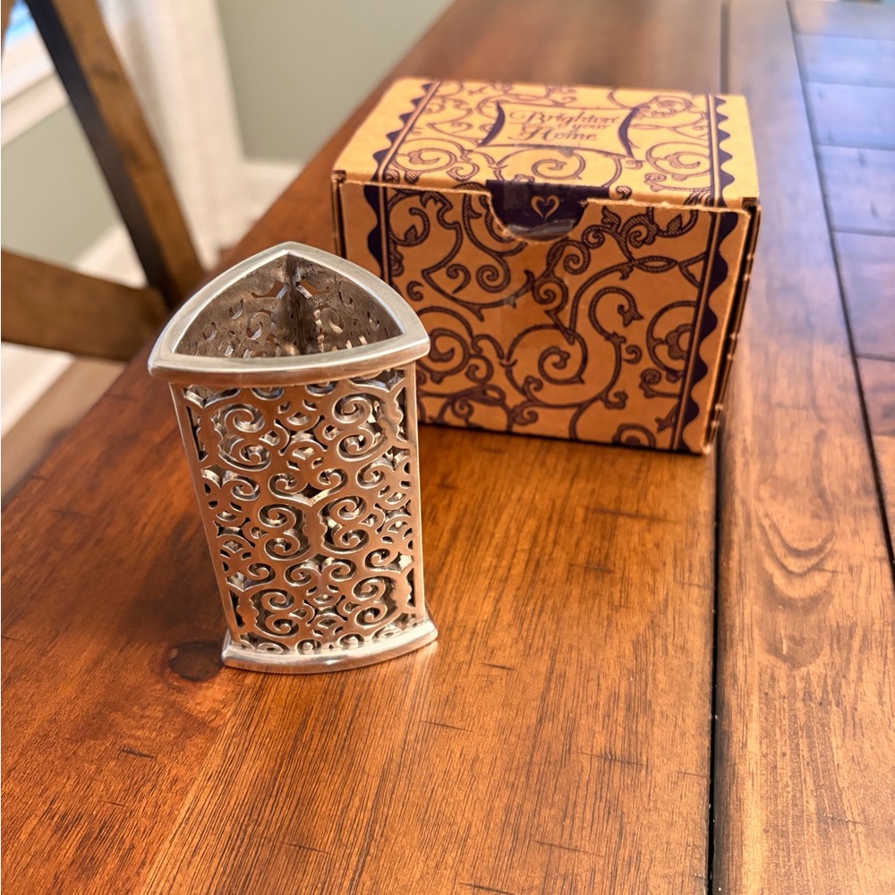 Brighton Geneva Silver Decorative Pen Holder. New in Box.